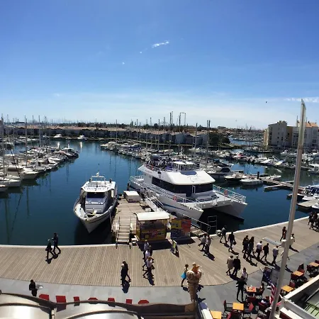 Studio In Cap D'agde With Wonderful Sea View And Furnished Balcony 400 M From The Beach شقة آجد