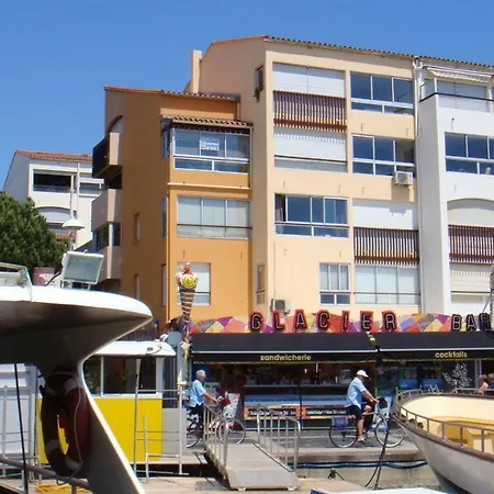 Studio In Cap D'agde With Wonderful Sea View And Furnished Balcony 400 M From The Beach شقة